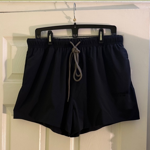 MEN’s Essentials Fear Of God Nylon Shorts size MEDIUM (32) - Picture 1 of 8